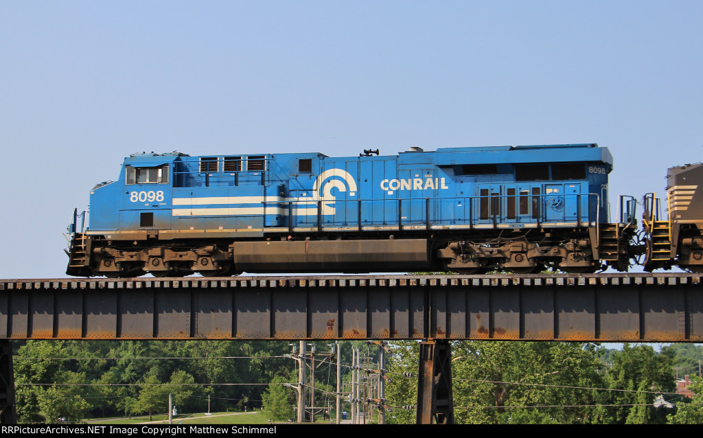 NS 8098 - The Conrail